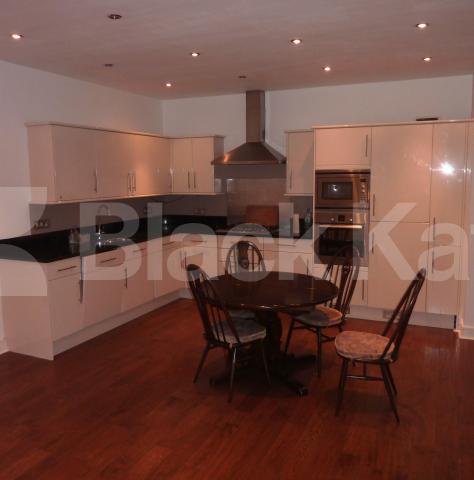 			SWIMMING POOL AND GYM!, 2 Bedroom, 1 bath, 1 reception Flat			 Westbourne Grove, BAYSWATER / WESTBOURNE GROVE